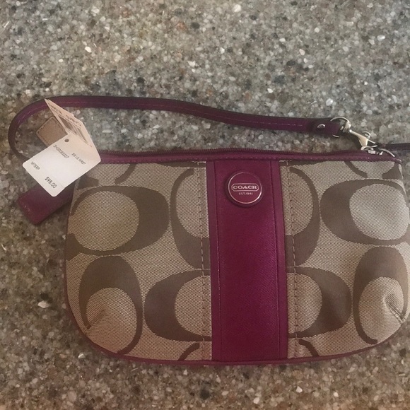 Coach Handbags - Coach wristlet Coach Handbags - Coach wristlet